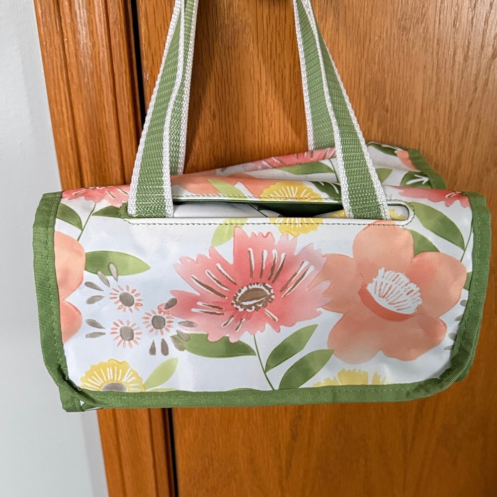 Thirty-One Floral Green and Pink toiletry bag